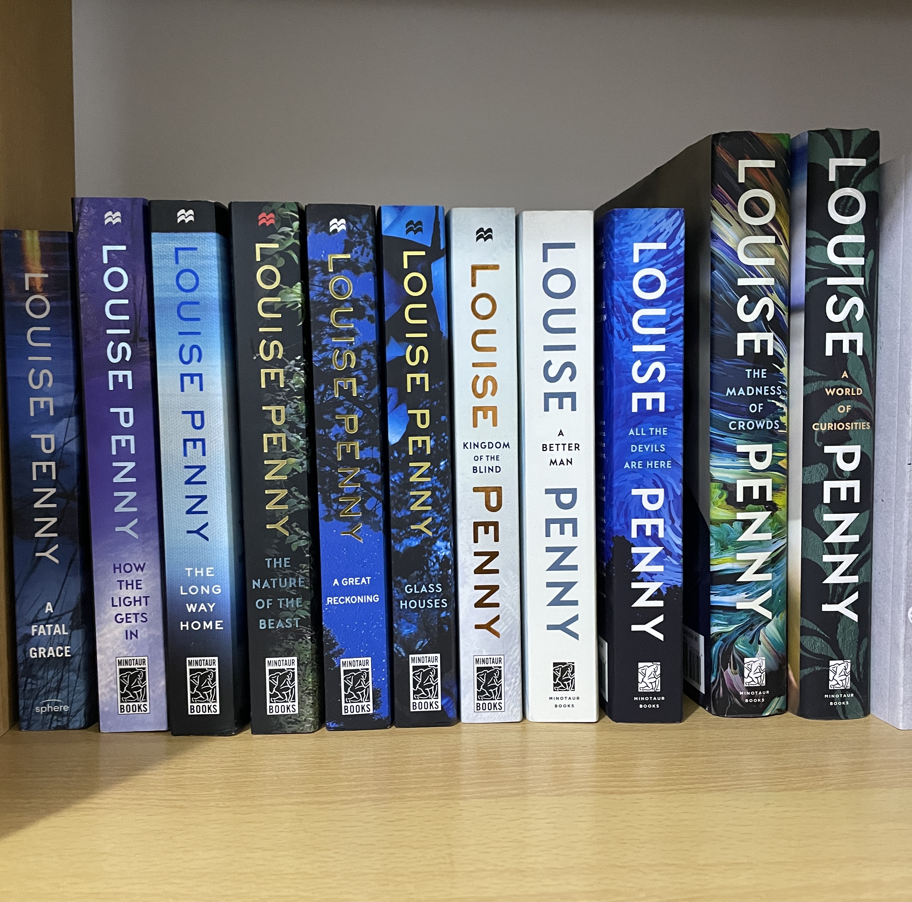 Algunos de mis libros de Louise Penny